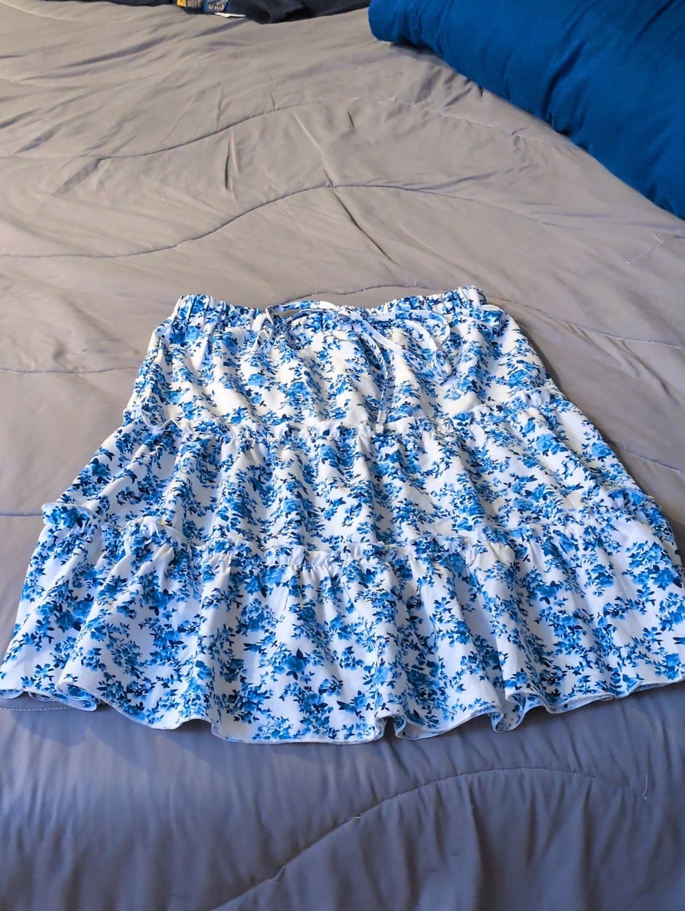 EUC Blue Floral Tiered Women’s Skirt, size L